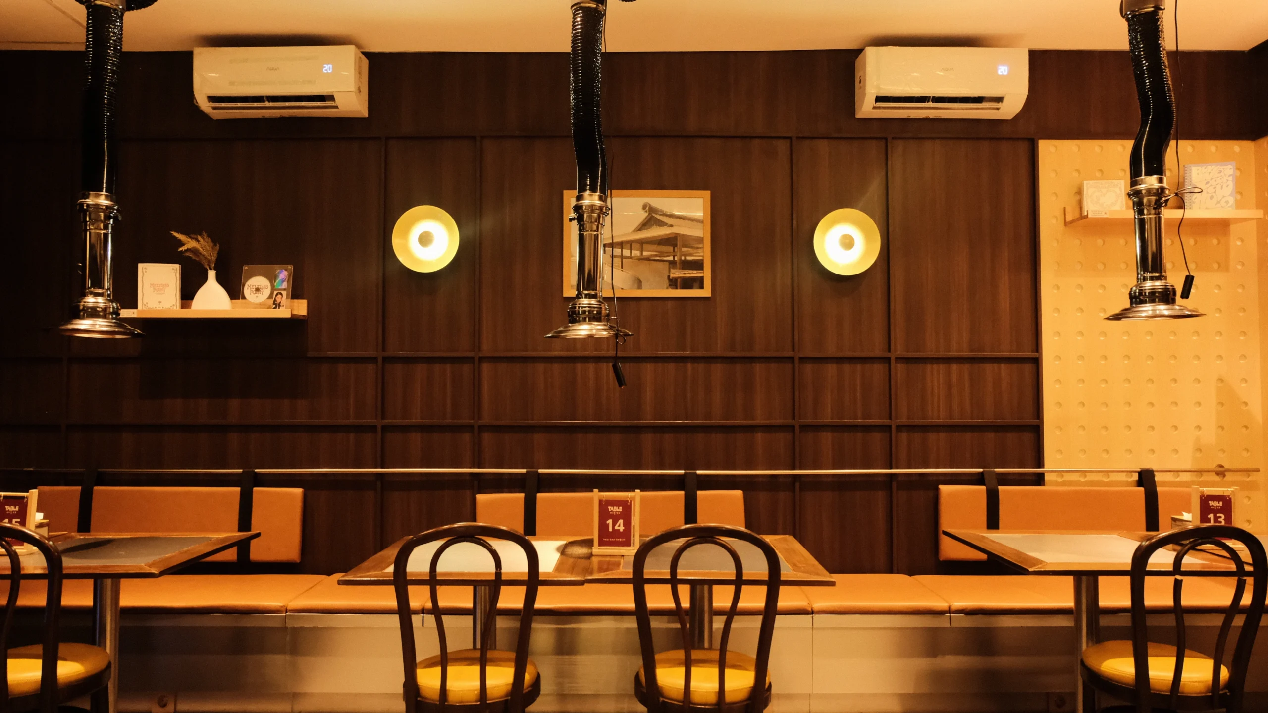 saba-korean-dining-cafe-yogyakarta-indoor-bbq-area
