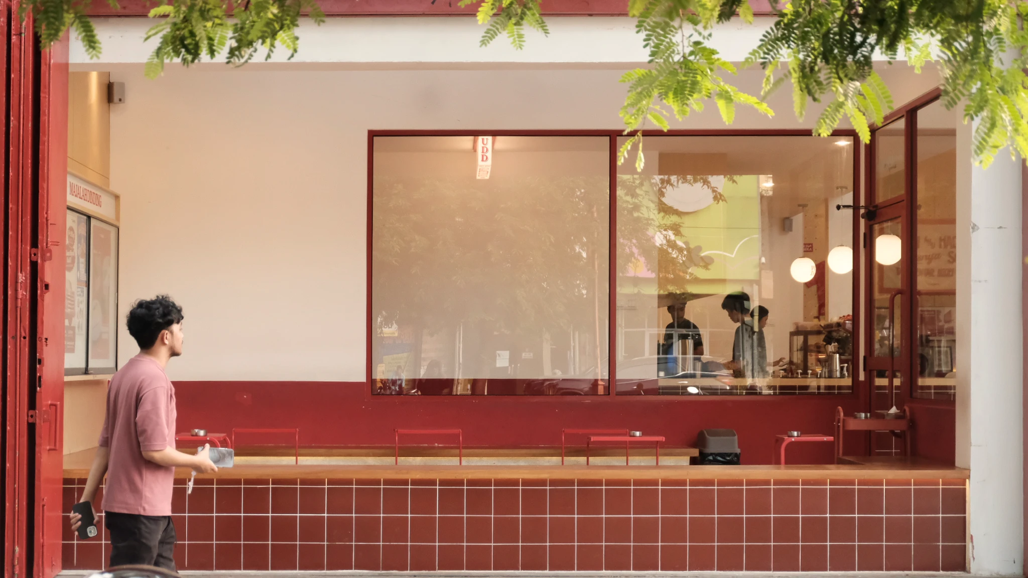 ud-djaya-slamet-riyadi-solo-semi-outdoor-seating