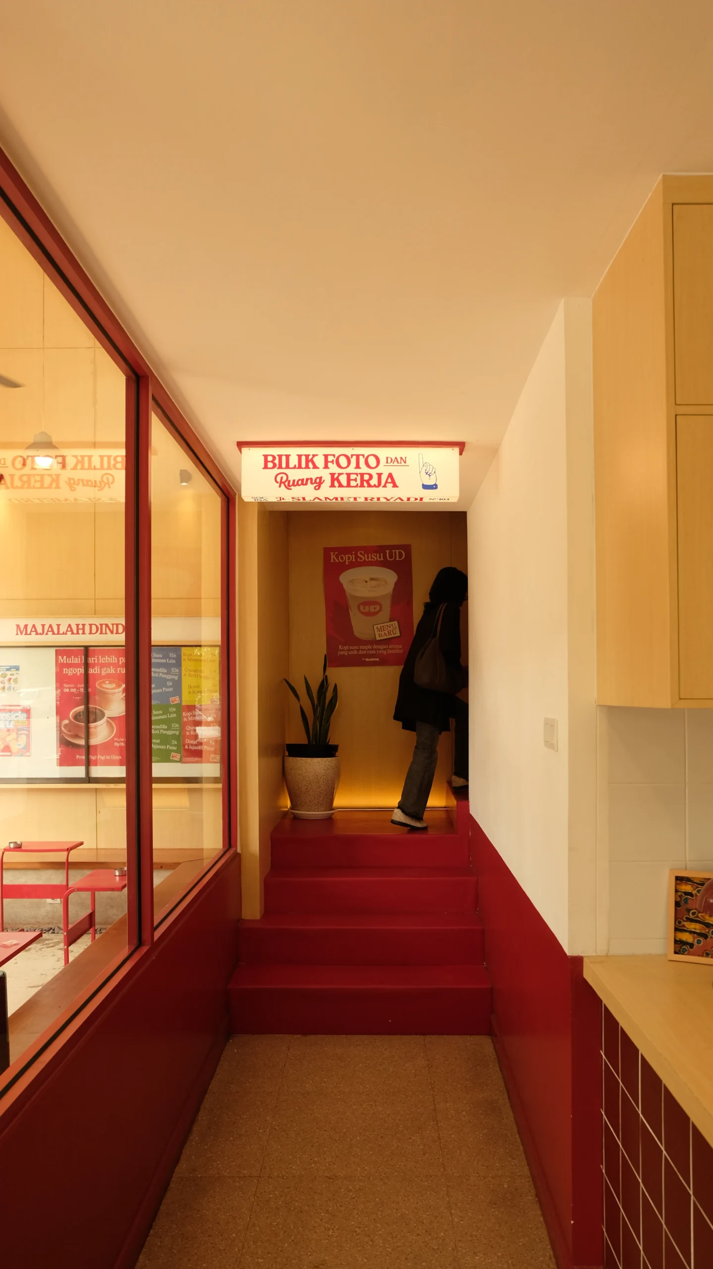 ud-djaya-slamet-riyadi-solo-stairs